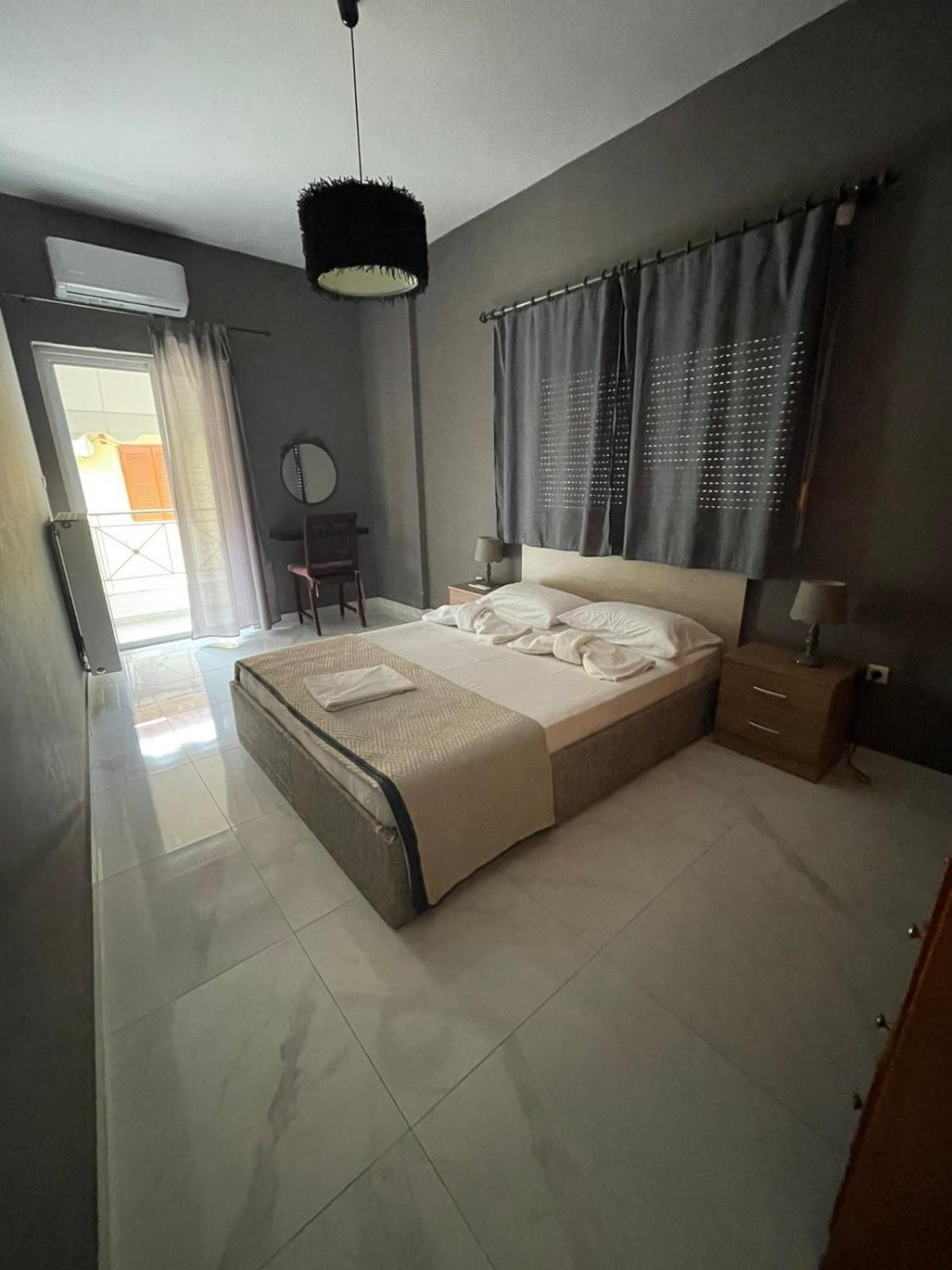 Anais Apartment Preveza Esterno foto